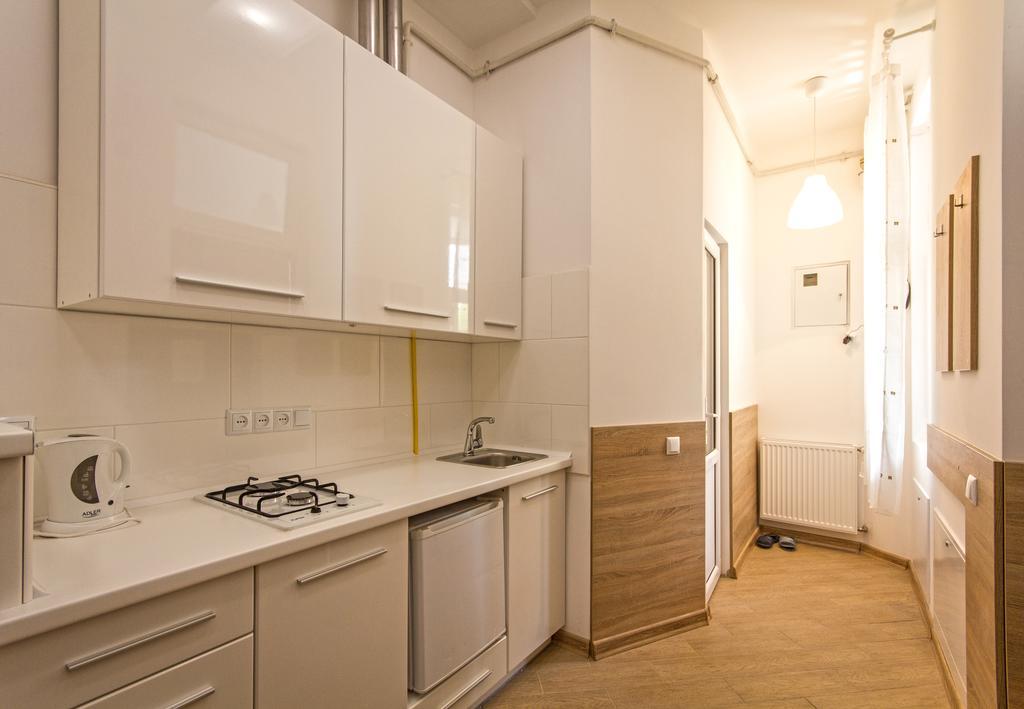 Economy Apartment On Krehivska 7 Λβιβ Εξωτερικό φωτογραφία